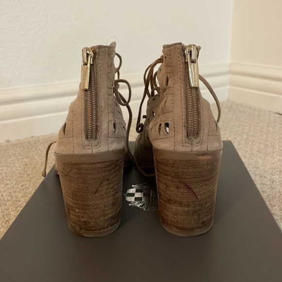 Vince Camuto Tarita - Smoke Cloud True Suede Sandals - Picture 4 of 7